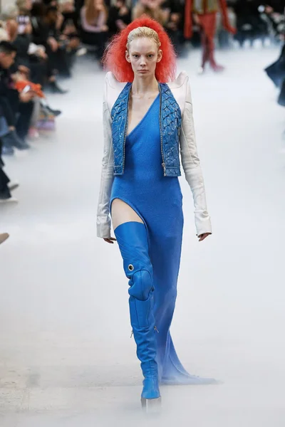 Look 29